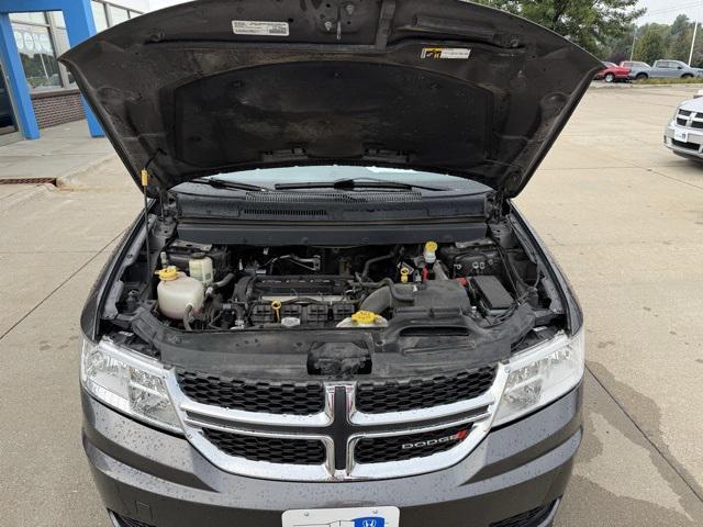 Photo of 2018 Granite Pearlcoat Dodge Journey