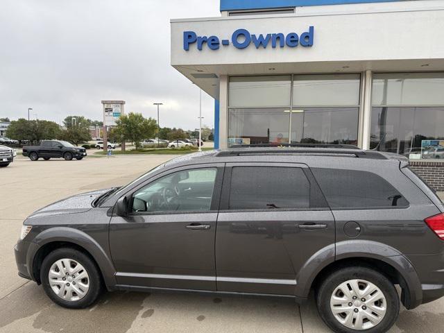 Photo of 2018 Granite Pearlcoat Dodge Journey