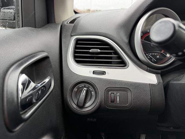 Photo of 2018 Granite Pearlcoat Dodge Journey