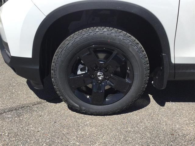 Photo of 2025 Platinum White Pearl Honda Ridgeline