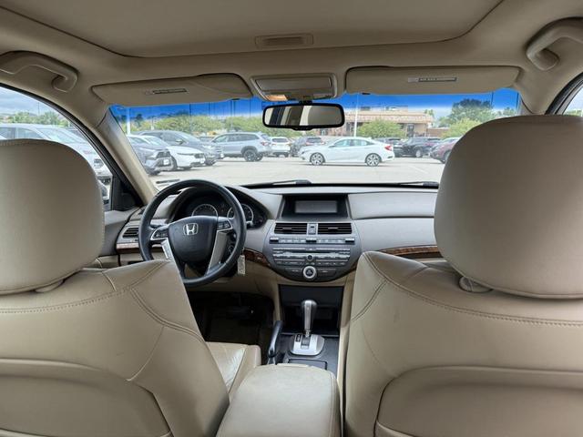 Photo of 2010 White Diamond Pearl Honda Accord