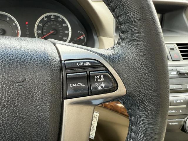 Photo of 2010 White Diamond Pearl Honda Accord