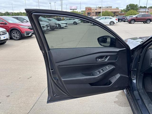 Photo of 2023 Meteorite Gray Metallic Honda Accord