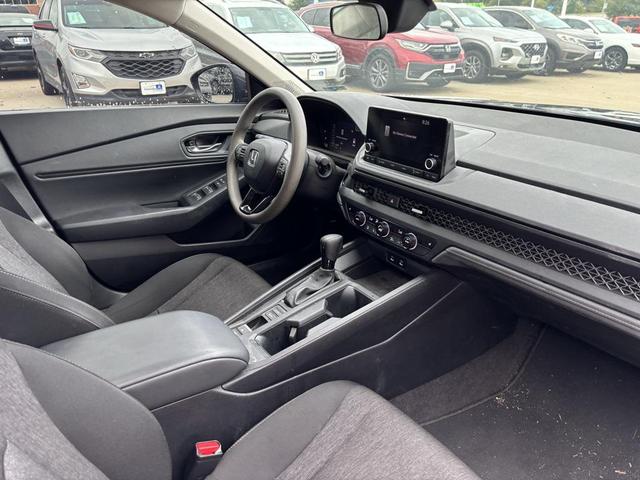 Photo of 2023 Meteorite Gray Metallic Honda Accord