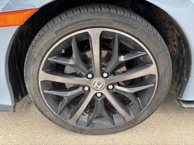 Photo of 2020 Sonic Gray Pearl Honda Civic