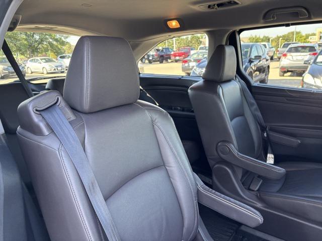 Photo of 2018 White Diamond Pearl Honda Odyssey