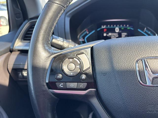 Photo of 2018 White Diamond Pearl Honda Odyssey