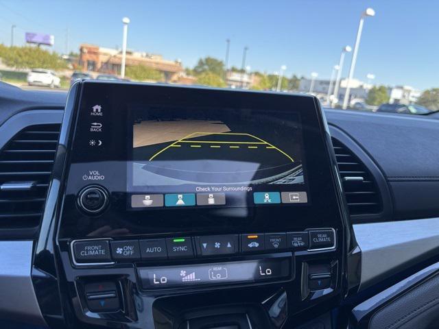 Photo of 2018 White Diamond Pearl Honda Odyssey
