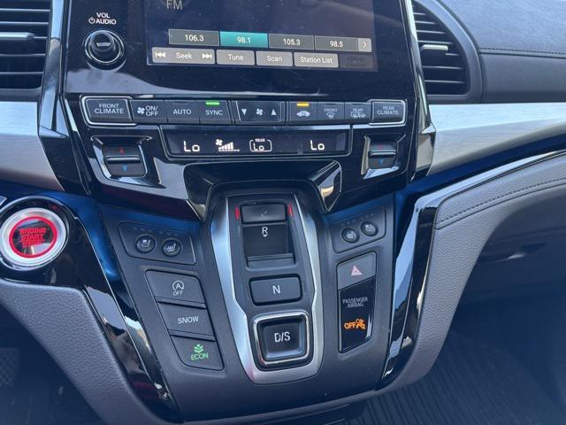 Photo of 2018 White Diamond Pearl Honda Odyssey