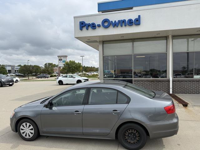 Photo of 2011 Platinum Gray Metallic Volkswagen Jetta