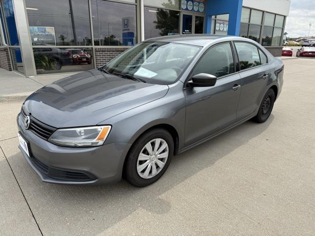 Photo of 2011 Platinum Gray Metallic Volkswagen Jetta