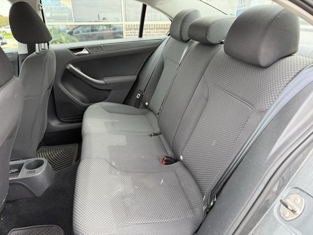 Photo of 2011 Platinum Gray Metallic Volkswagen Jetta