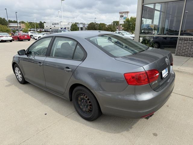 Photo of 2011 Platinum Gray Metallic Volkswagen Jetta