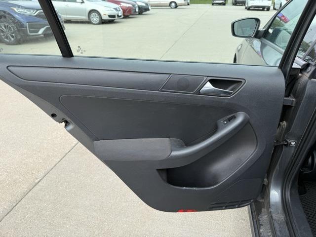 Photo of 2011 Platinum Gray Metallic Volkswagen Jetta