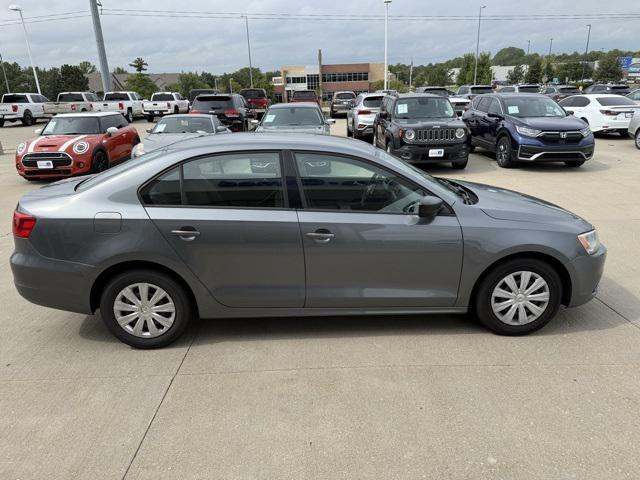 Photo of 2011 Platinum Gray Metallic Volkswagen Jetta