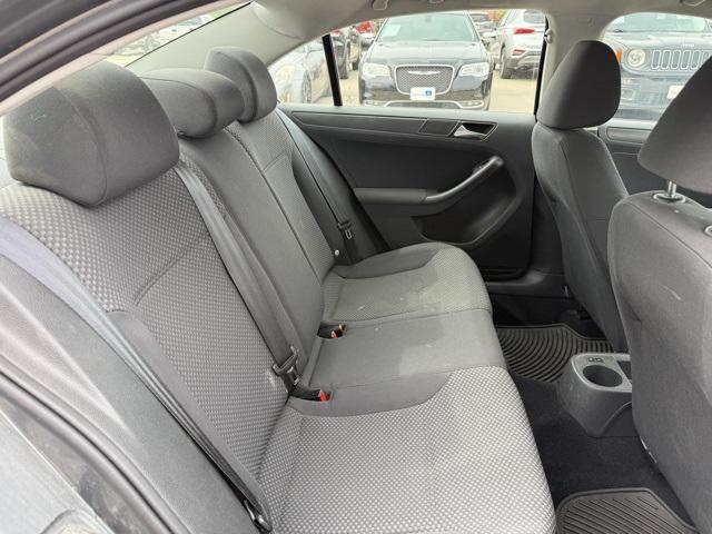 Photo of 2011 Platinum Gray Metallic Volkswagen Jetta