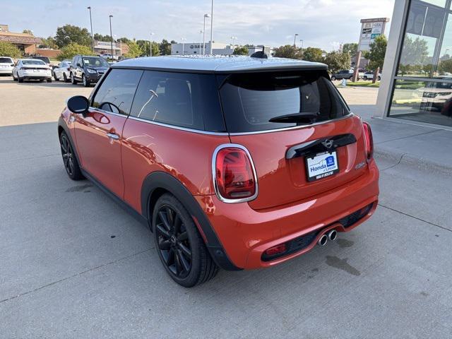Photo of 2020 Orange Metallic MINI Hardtop