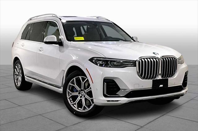 Photo of 2022 Mineral White Metallic BMW X7