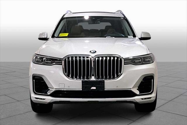 Photo of 2022 Mineral White Metallic BMW X7