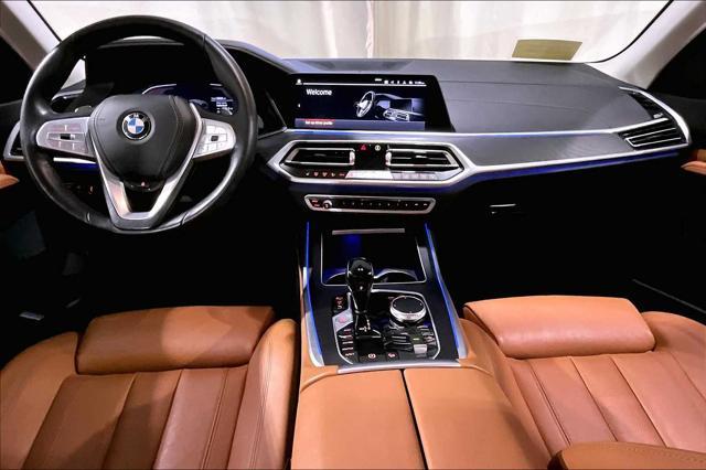 Photo of 2022 Mineral White Metallic BMW X7