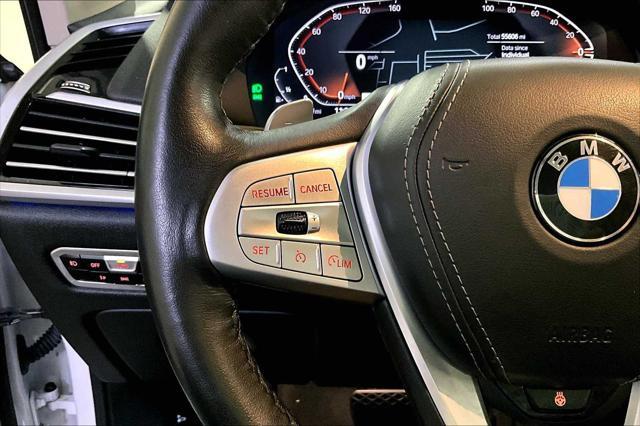 Photo of 2022 Mineral White Metallic BMW X7