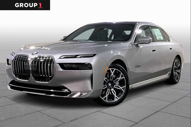 Photo of 2025 Space Silver BMW i7