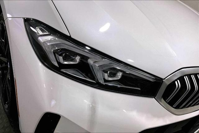 Photo of 2023 Mineral White Metallic BMW 330