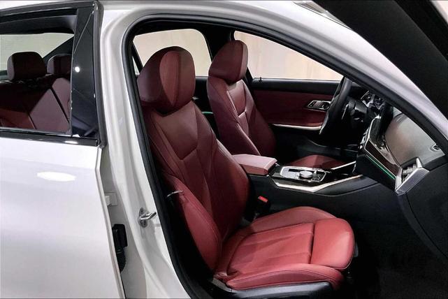 Photo of 2023 Mineral White Metallic BMW 330