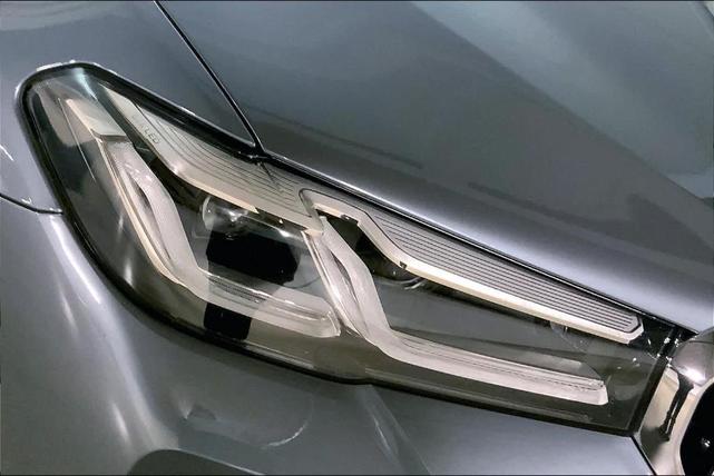 Photo of 2021 Bluestone Metallic BMW 530e