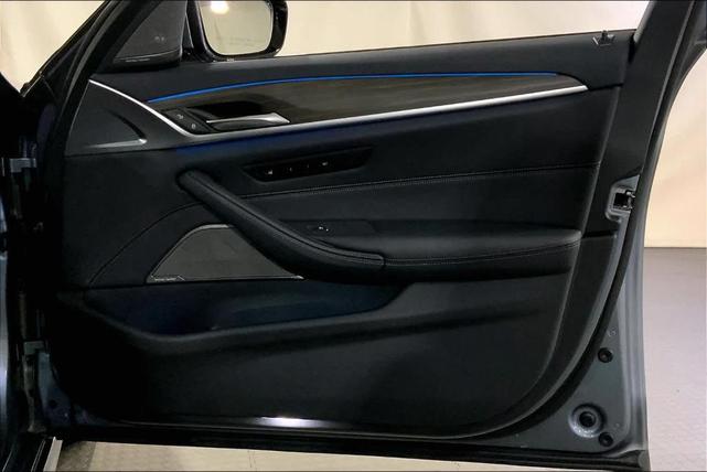 Photo of 2021 Bluestone Metallic BMW 530e