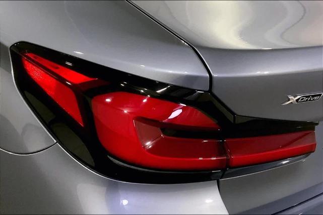 Photo of 2021 Bluestone Metallic BMW 530e