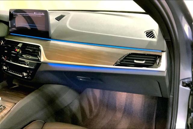 Photo of 2021 Bluestone Metallic BMW 530e