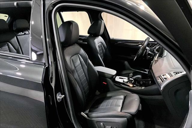 Photo of 2024 Black Sapphire Metallic BMW X3