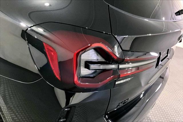 Photo of 2024 Black Sapphire Metallic BMW X3