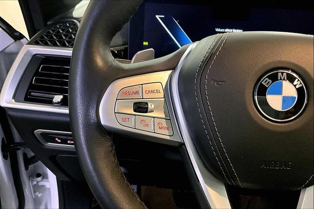 Photo of 2024 Mineral White Metallic BMW X7