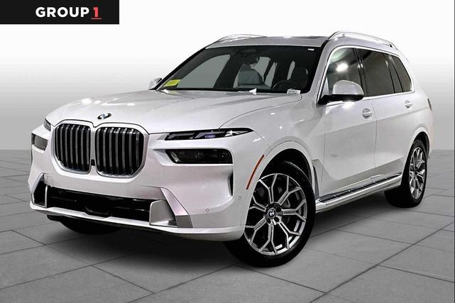 Photo of 2024 Mineral White Metallic BMW X7