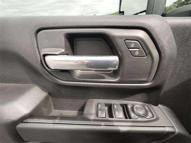 Photo of 2025 Summit White GMC Sierra 3500