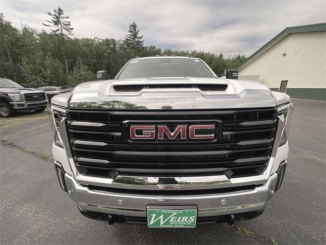 Photo of 2025 Summit White GMC Sierra 3500