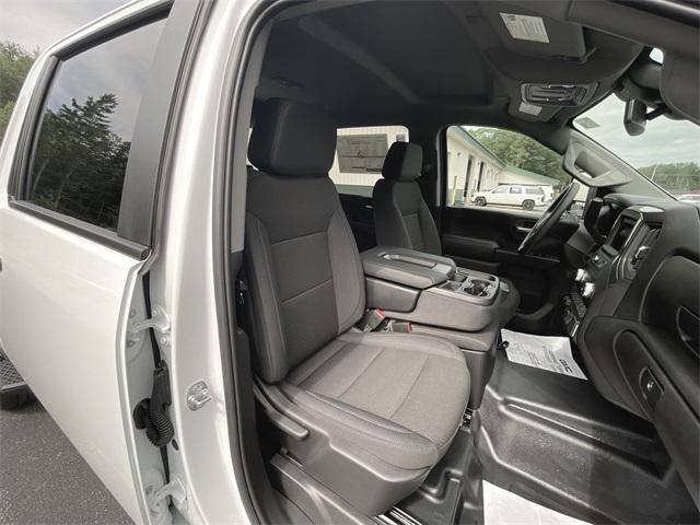 Photo of 2025 Summit White GMC Sierra 3500