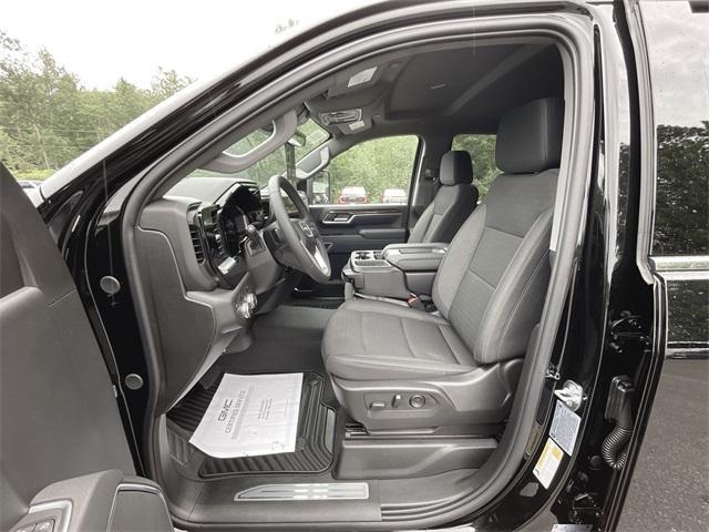 Photo of 2025 Onyx Black GMC Sierra 2500