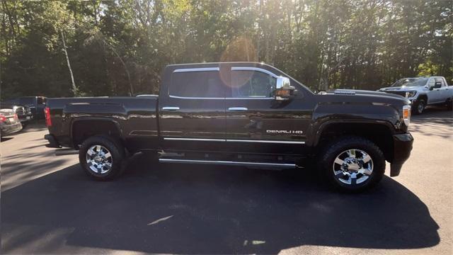 Photo of 2018 Onyx Black GMC Sierra 3500