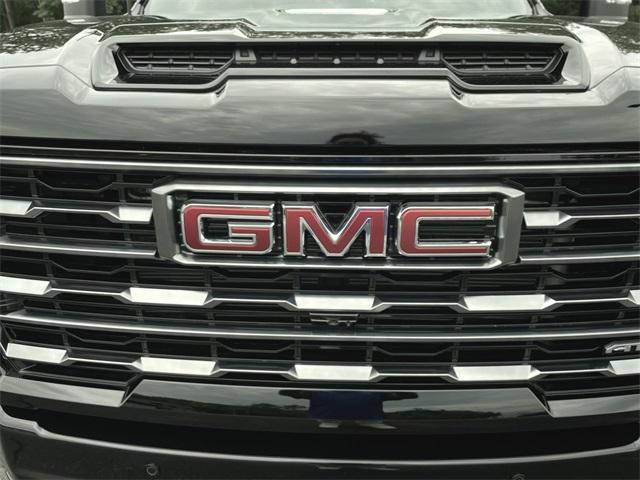 Photo of 2025 Onyx Black GMC Sierra 3500
