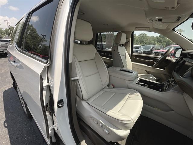 Photo of 2022 White Frost Tri-Coat GMC Yukon