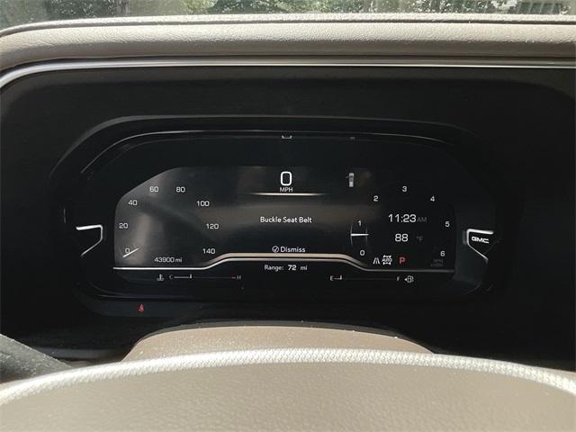 Photo of 2022 White Frost Tri-Coat GMC Yukon