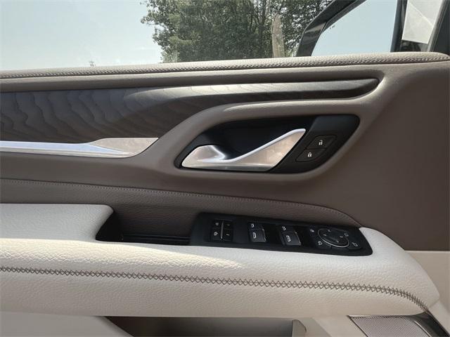 Photo of 2022 White Frost Tri-Coat GMC Yukon