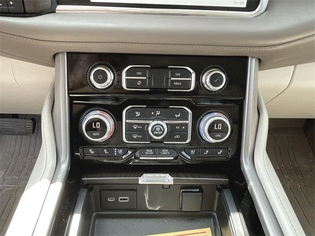 Photo of 2022 White Frost Tri-Coat GMC Yukon