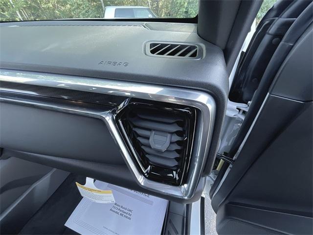 Photo of 2026 Summit White GMC Canyon
