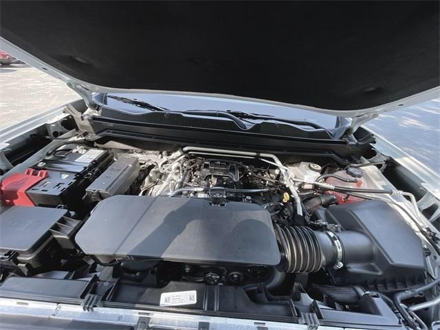 Photo of 2026 Summit White GMC Canyon