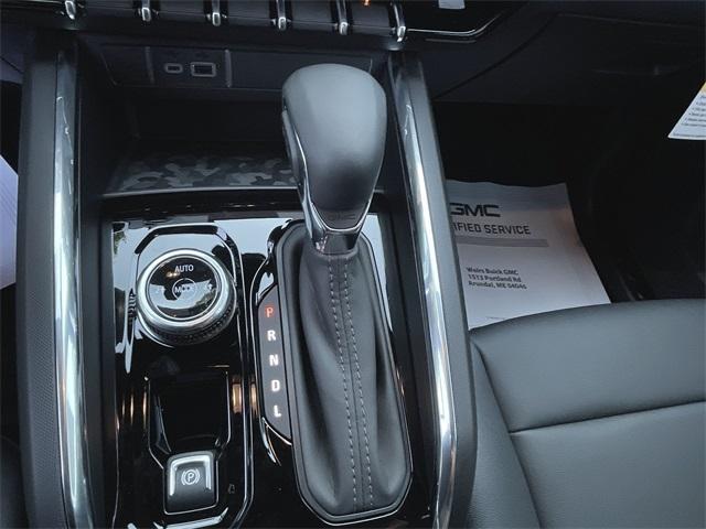 Photo of 2026 Summit White GMC Canyon