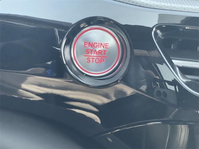 Photo of 2023 Platinum White Pearl Acura MDX